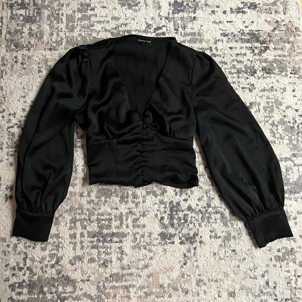 White Fox Boutique Black V-Neck Button‎ blouse